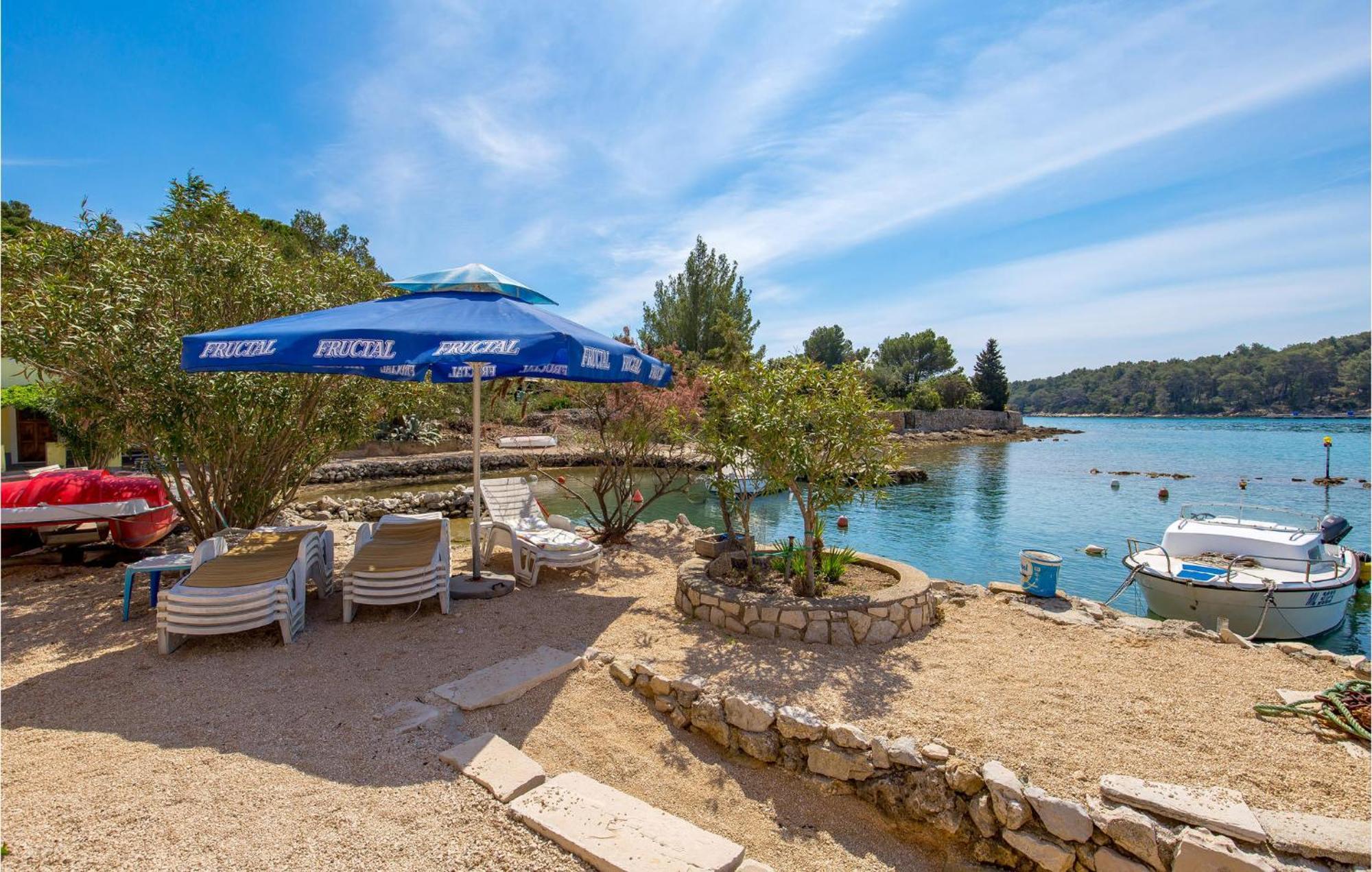 Beach Front Apartment In Punta Kriza With Kitchen エクステリア 写真